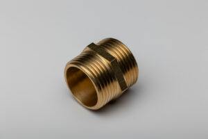 Žalvarinis nipelis 1"