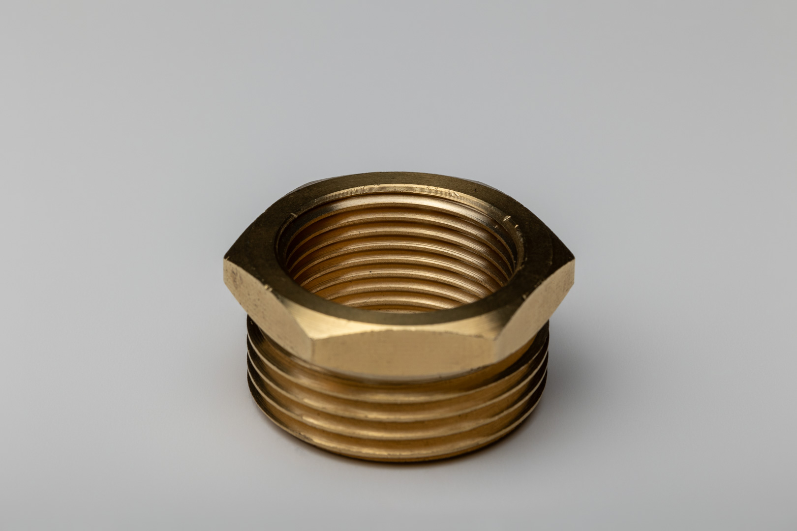 Žalvarinė redukcija 3/4x1/2" išorė-vidus - Image 4